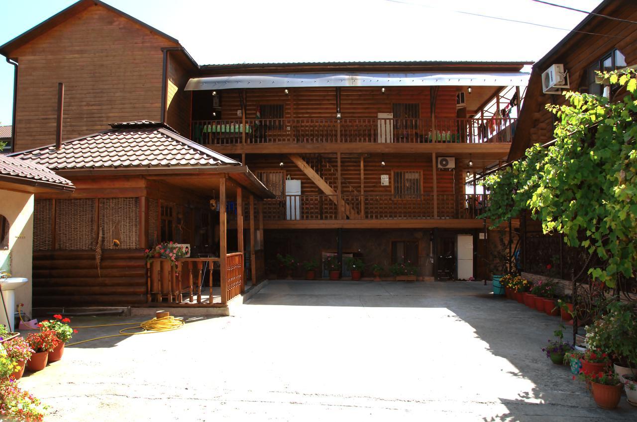 U Iriny Hotel Pitsunda Exterior foto
